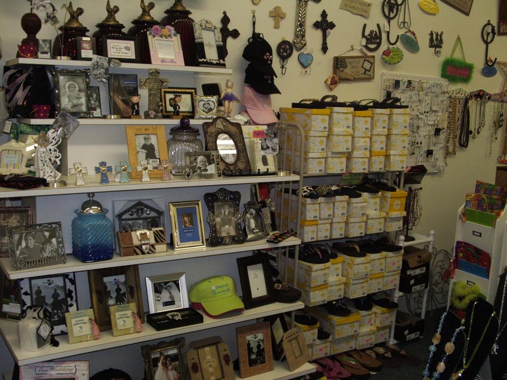 Pictures for Shabby Chic Boutique and Tanning Salon in El Campo, TX 77437